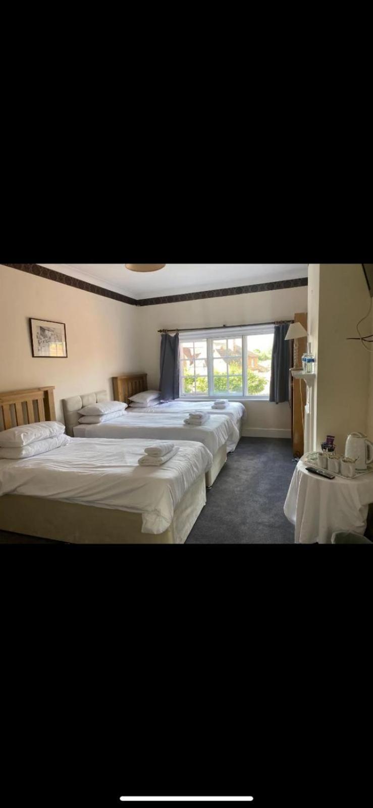 The Cranley Hotel Cranleigh Ngoại thất bức ảnh